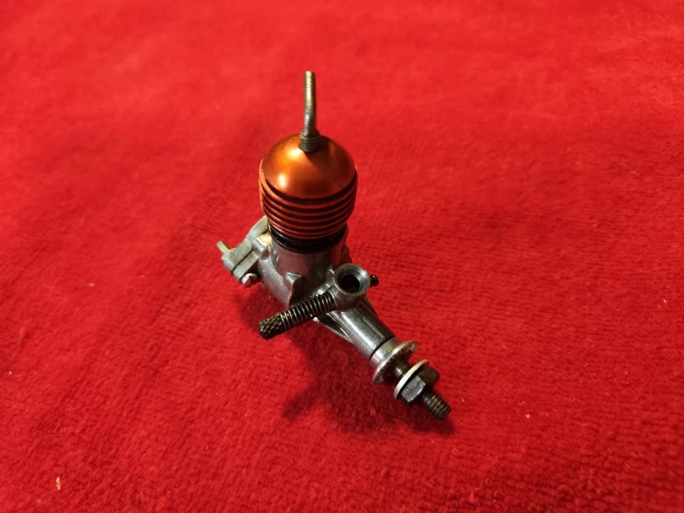 Motor de avión modelo diésel McCoy .049 Red Head Foto 3 de 4