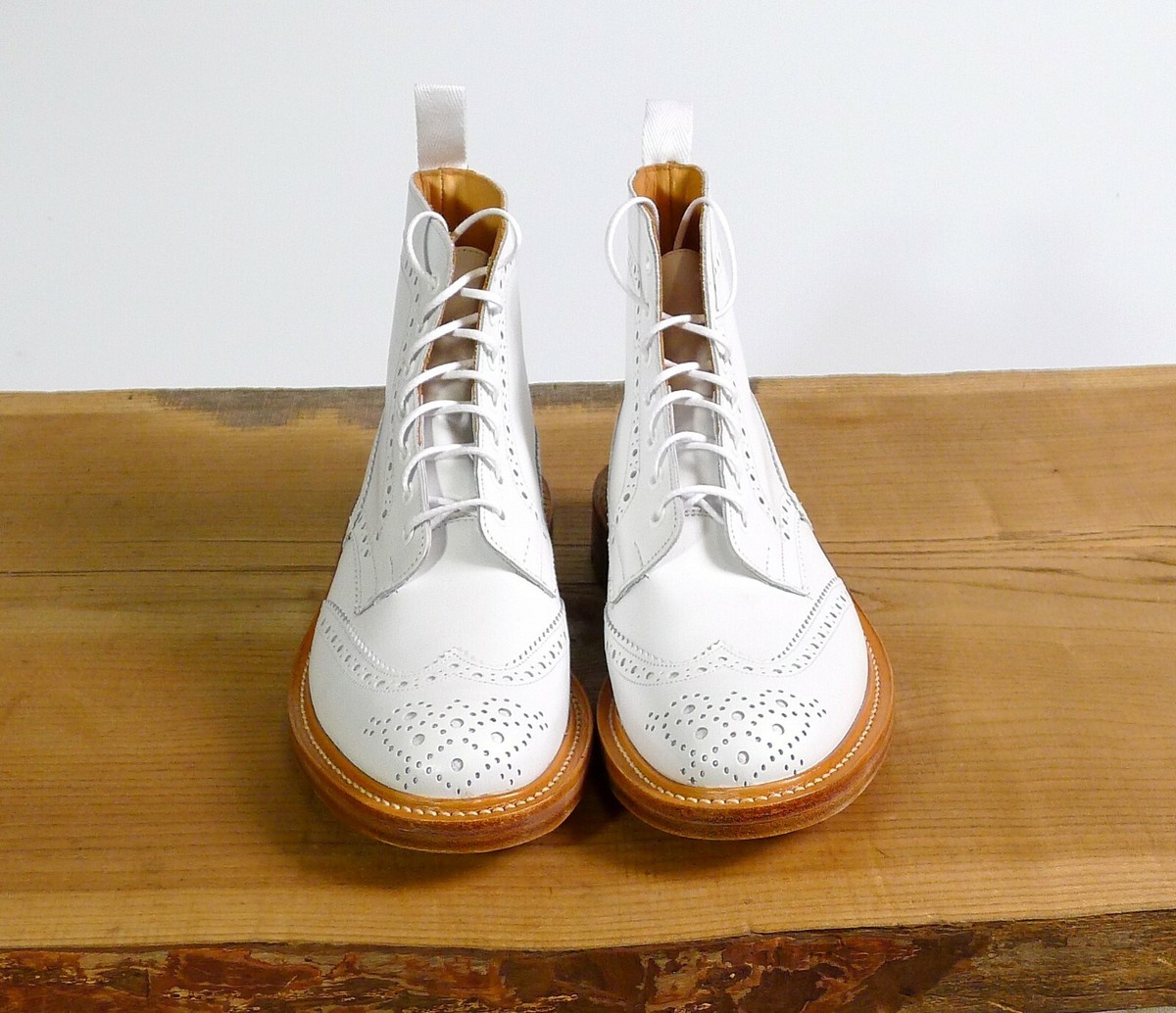 TRICKERS MEN'S S WHITE ANILINE ANTIQUE BROUGE BOOT (VARIOUS UK