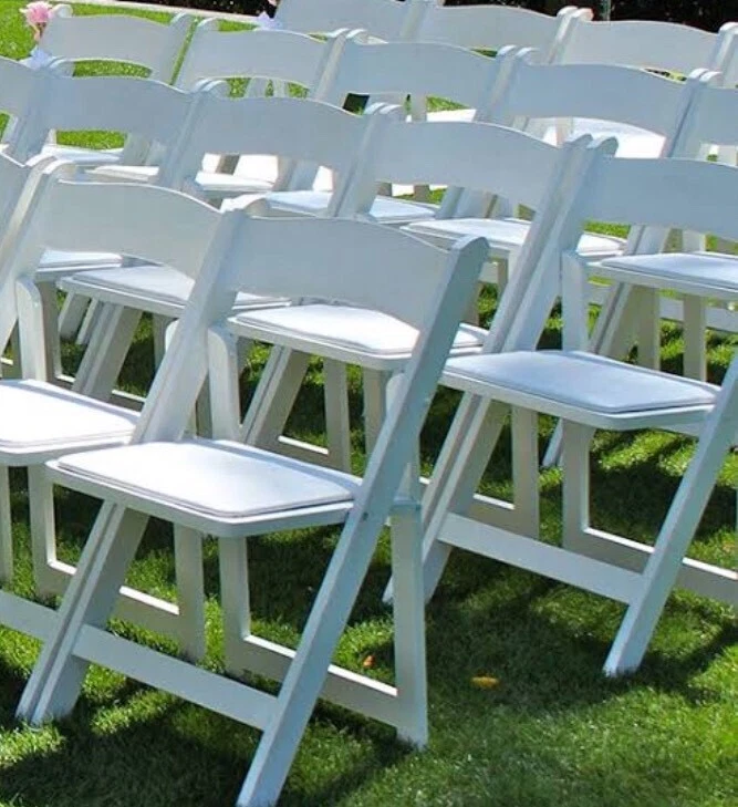 New White Resin Americana Chairs For Sale 36ea Other