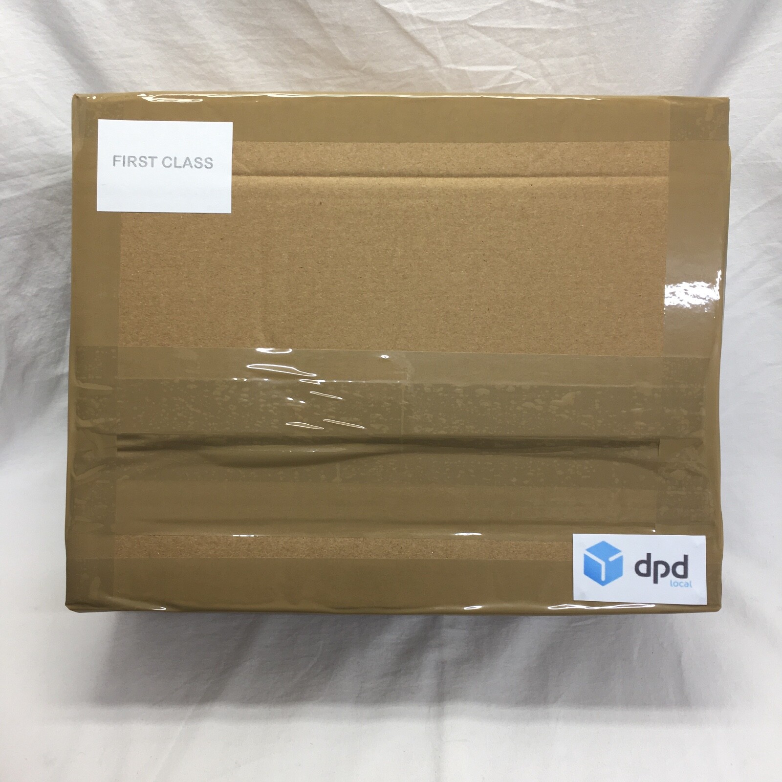 Women's cream coloured raincoat. Belt. Full lining. F… Gem