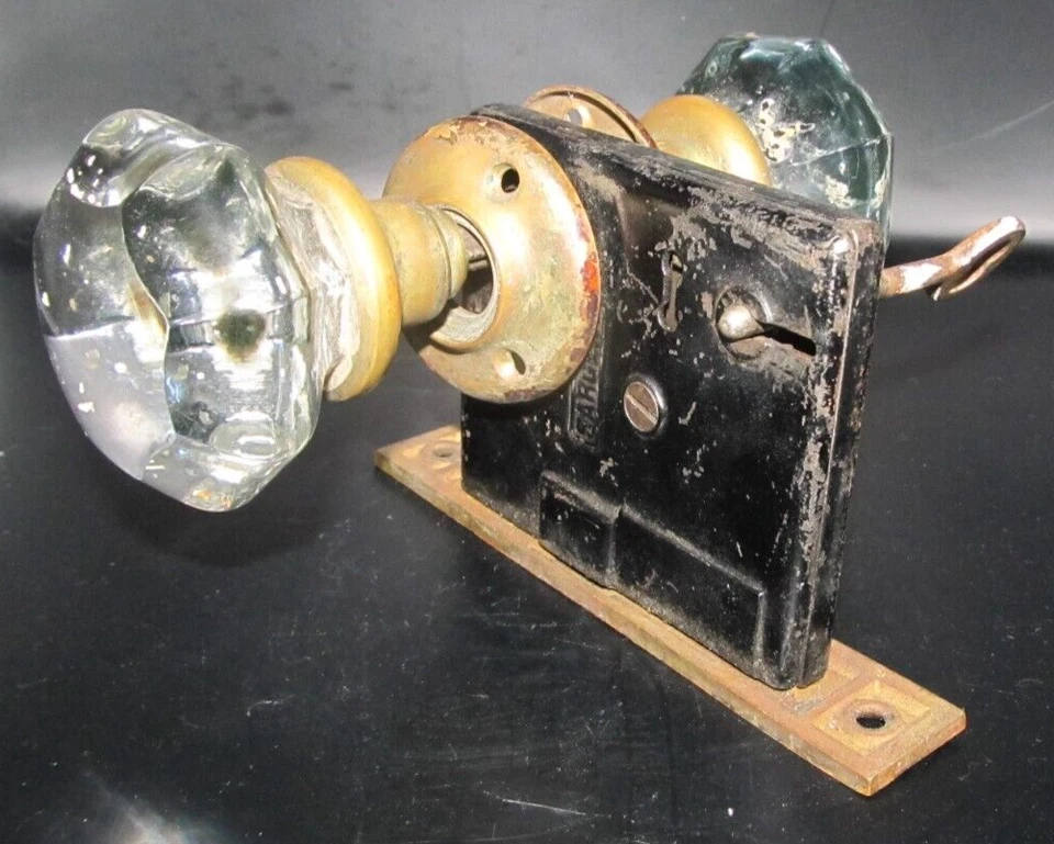 Perillas de puerta de vidrio verde victorianas UV raras vintage antiguas decoración del hogar casa de Maine Foto 4 de 4