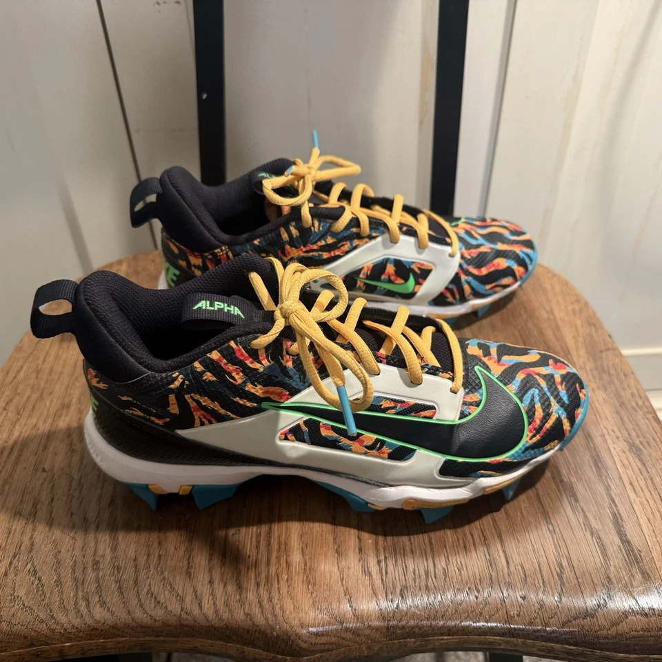 Nike Youth 6Y Alpha Menace 4 Shark Travis Kelce Football Cleats - Image 4 of 4