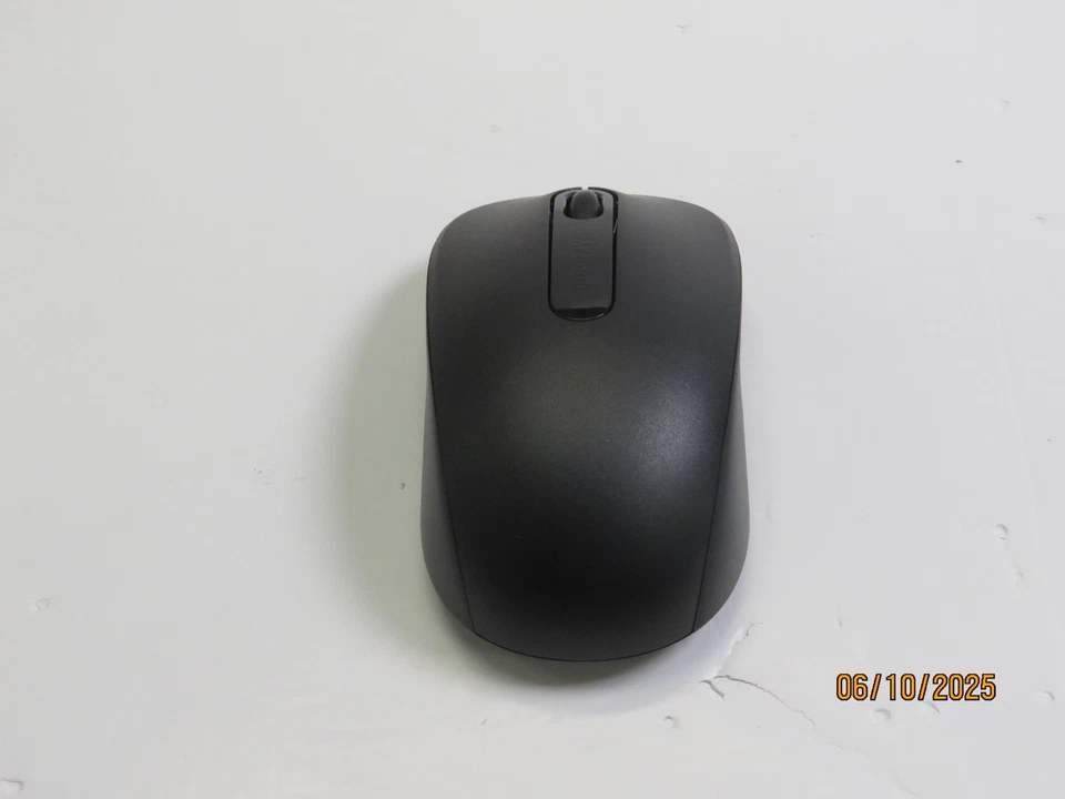 Microsoft Wireless Desktop  Keyboard and Mouse, Black - PP3-0002 - Image 3 of 4
