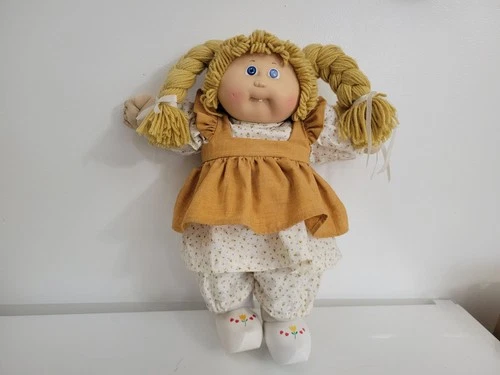Vtg  cabbage patch doll