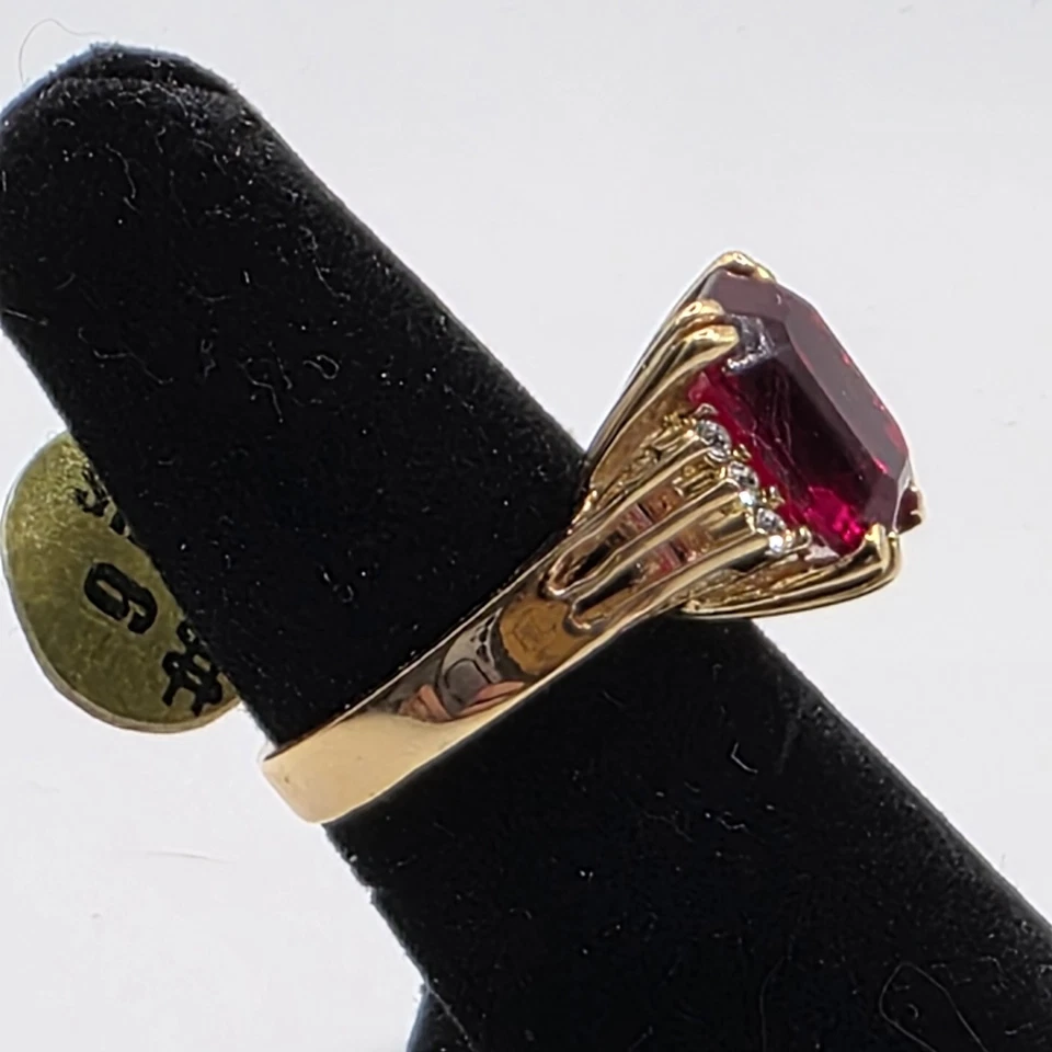 金色电动戒指 辐射翡翠切割紫红色宝石口音宝石 尺寸 6 — 第 4/4 张图片
