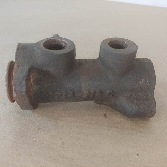 Jaguar XKE EType Original Brake Master Cylinder Body Lockheed 3212