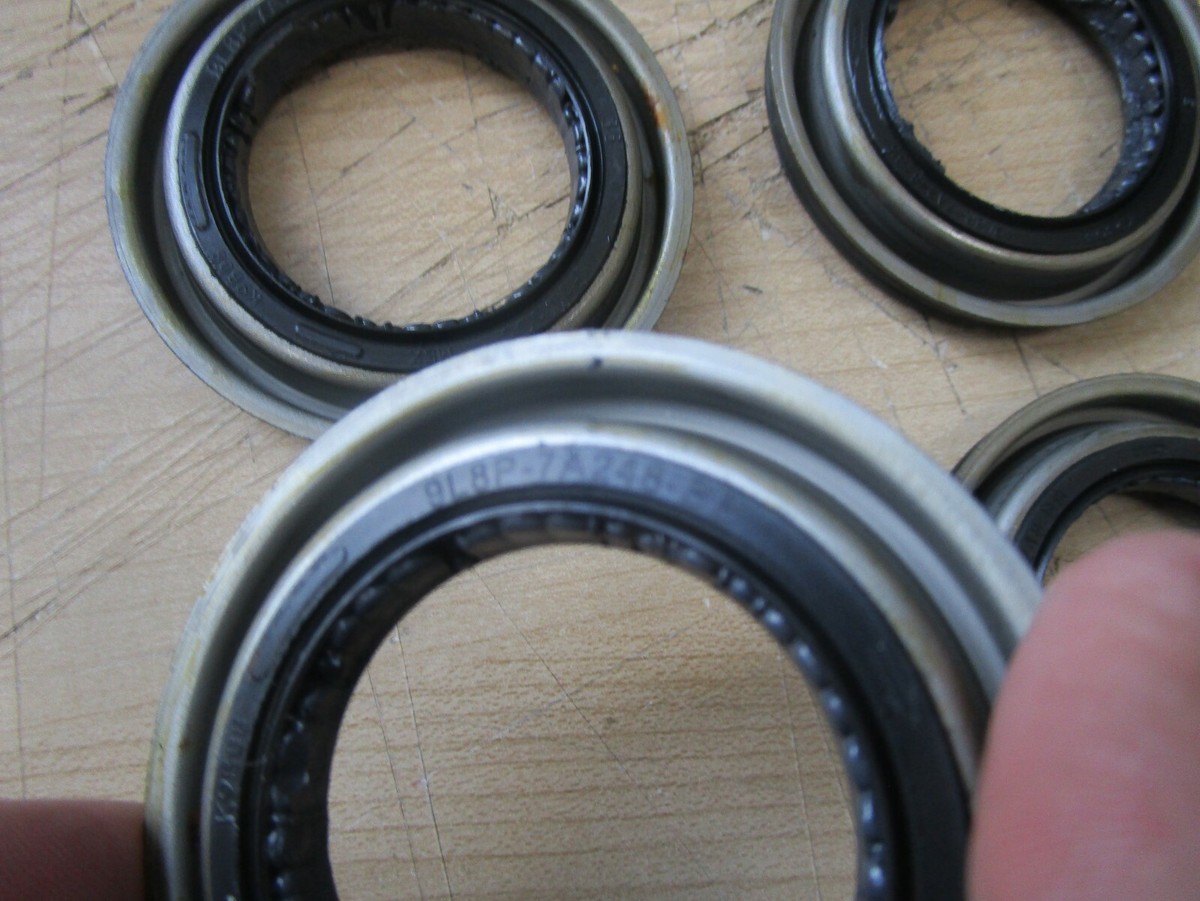 4 GENUINE FORD Torque Converter OIL Seals 9L8P-7A248-BB National