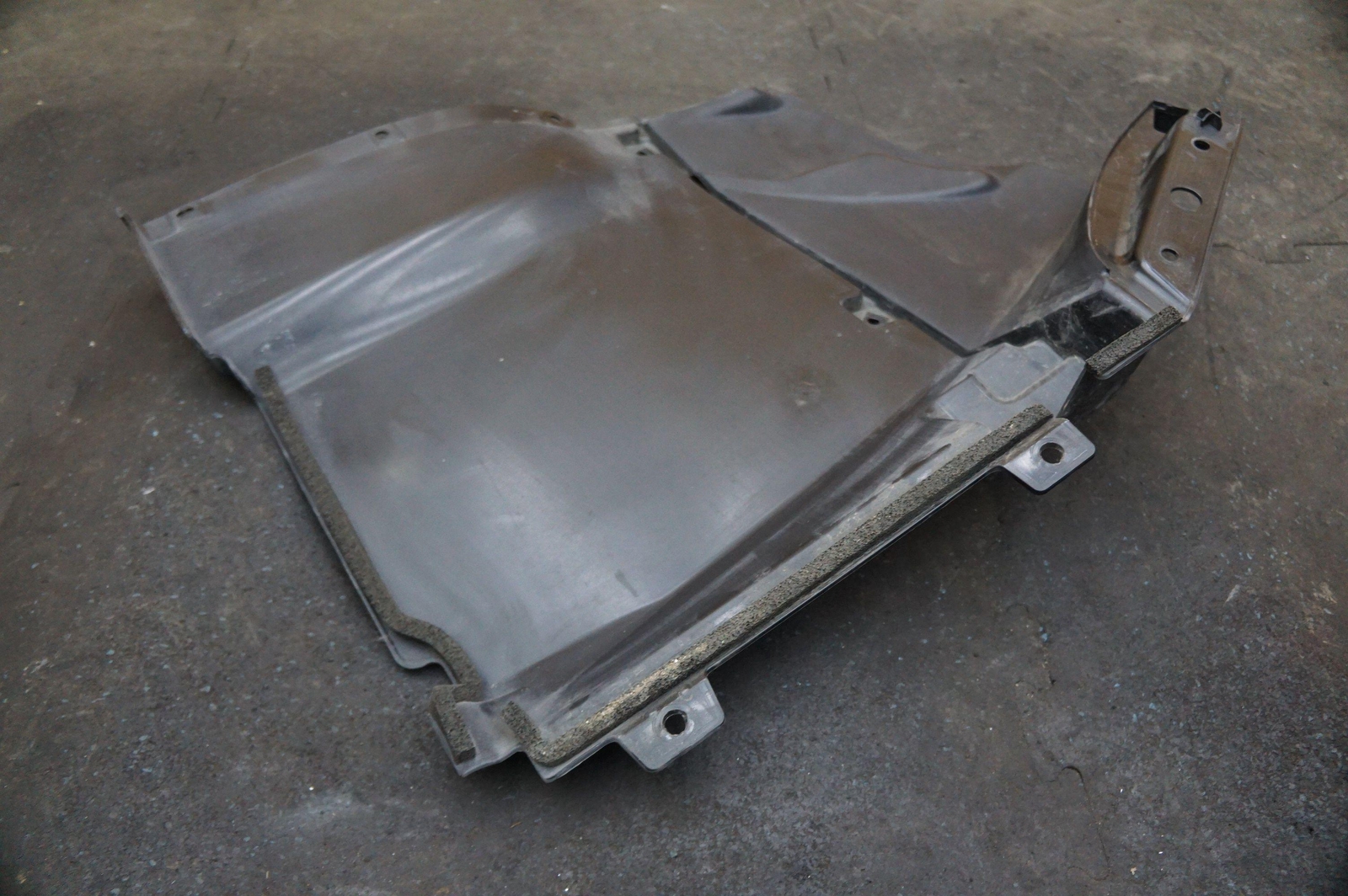 Front Left Driver Side Inner Guard Molding Panel 13a2734cp Oem Mclaren 570s 2017