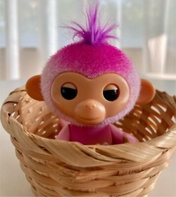Fingerlings Interactive Pink Baby Monkey Heart Light Harmony Touch Reacts Sounds