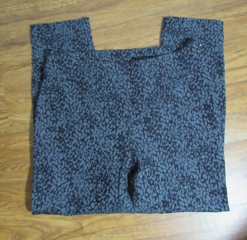 Susan Graver Super Stretch Straight Leg Pants Size 14 Petite - Picture 3 of 4
