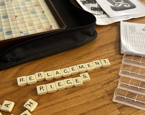 Scrabble Travel Folio Replacement Plastic Snap Letter Tiles + Parts YOU CHOOSE! - 第 2/8 張圖片