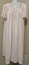 NEW Shadowline Pink Embroidered Roses Robe Set W/ Cap Sleeve Nite Gown Large