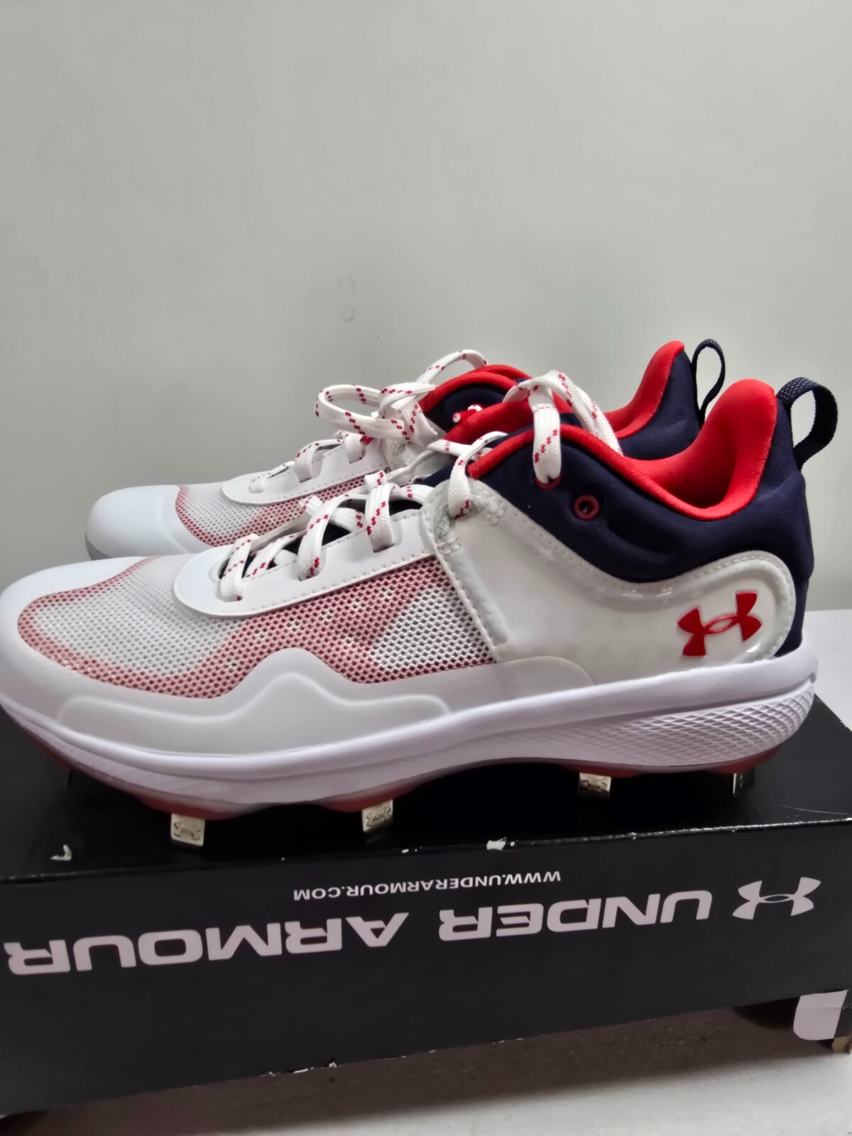 Women’s Under Armour Glyde USA Softball Metal Cleats Size 7 3025104-100 New