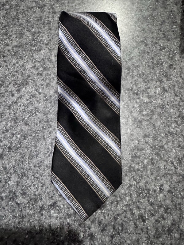 MICHAEL KORS Men's 100% Silk Skinny Necktie Designer STRIPED Black/Blue/Gray EUC