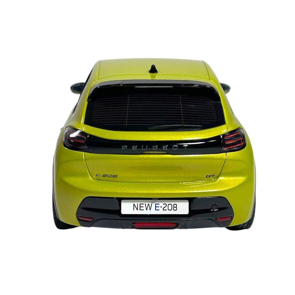 Modellino Auto Ottomobile 1/18 Peugeot E-208 GT Jaune Agueda 2024 - Immagine 4 di 4
