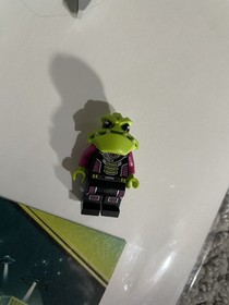 LEGO Space: Alien Striker 7049 Complete with Instructions 