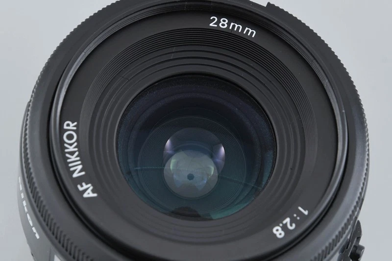 Nikon AF NIKKOR 28mm f/2.8 [Excelente] - Imagen 2 de 4