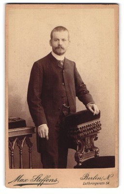 Fotografie Max Steffens, Berlin-N., Lothringer-Str. 54, Bürgerlicher Herr im An 