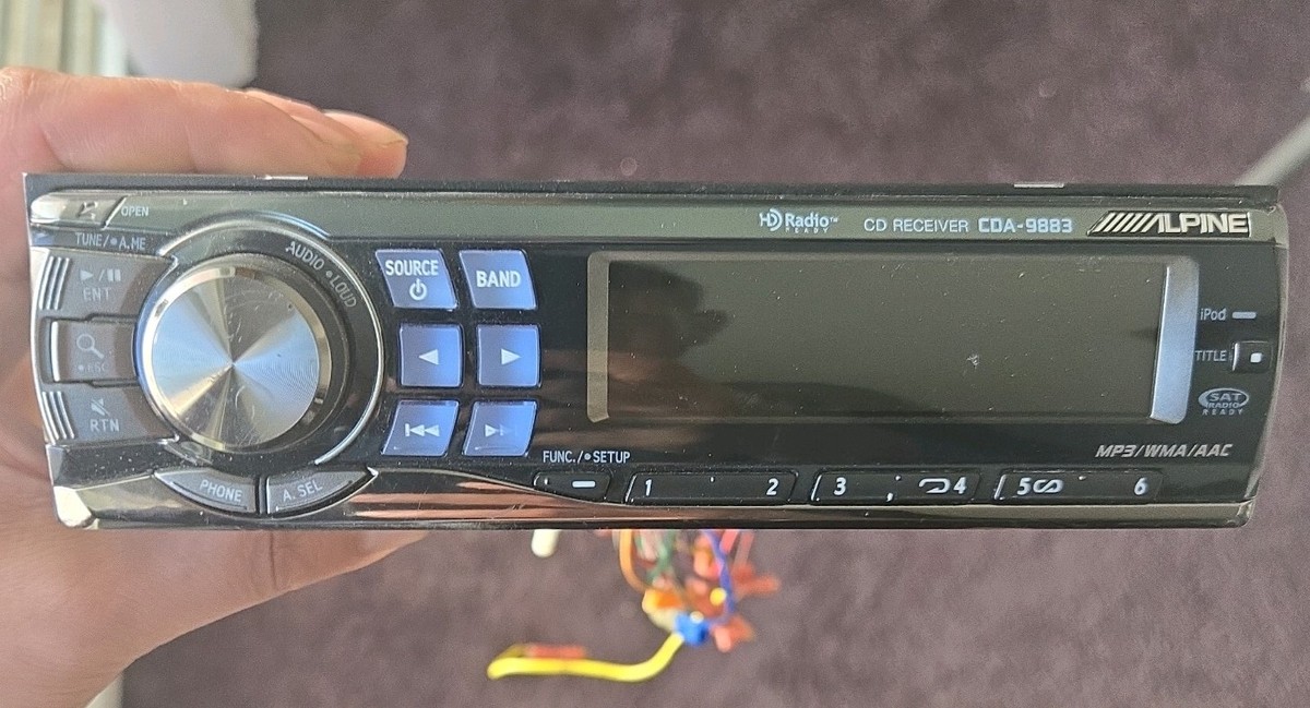 レディ・アヴァロンページ Alpine CDA-9883 am/fm/CD/mp3 Player In-Dash HD & Satellite Radio