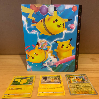 Überraschung Pikachu 240 Pocket Pokemon Mappe Ordner + 3 Mint Pikachu Pokemon Karten