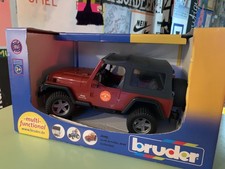BRUDER JEEP Wrangler Unlimited Rubicon OVP rubinrot Neu Made in Germany