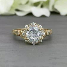 Round Cut Simulated Diamond Women's Wedding Band Ring In 14k Yellow Gold Plated