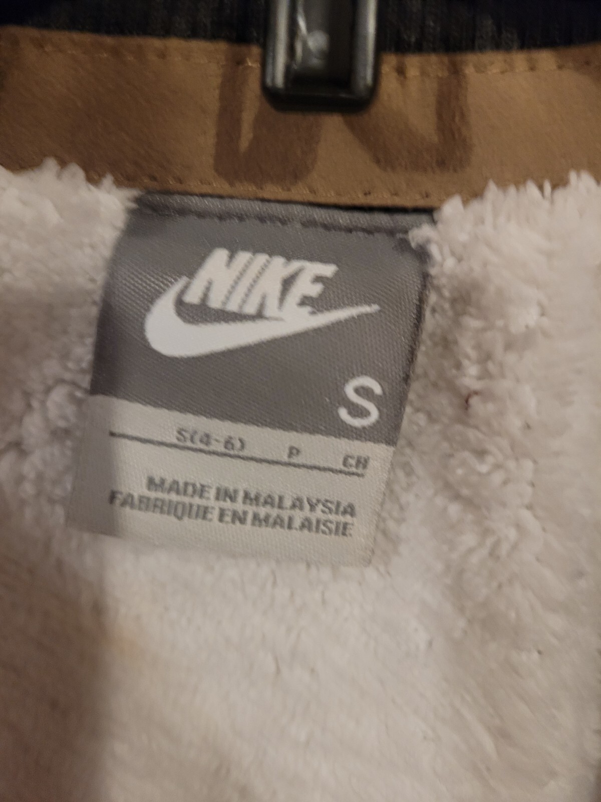 Nike women’s vest size S , Sherpa  lined, Black sleeveless Excellent Condition thumbnail 7