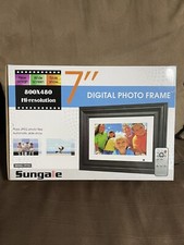 Sungale 7 inch digital photo frame model pf703