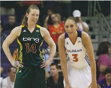 KATIE SMITH Signed 8 x 10 Photo WNBA Basketball SEATTLE STORM Hall Of Fame