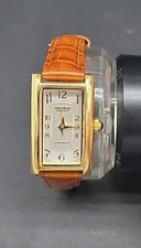 VINTAGE LADIES SWISS GRUEN CRUVEX WRIST WATCH LEATHER BAND GLS024