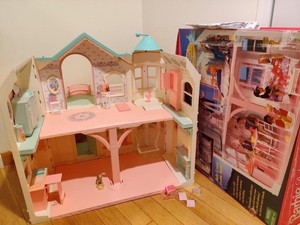 barbie deluxe dream house