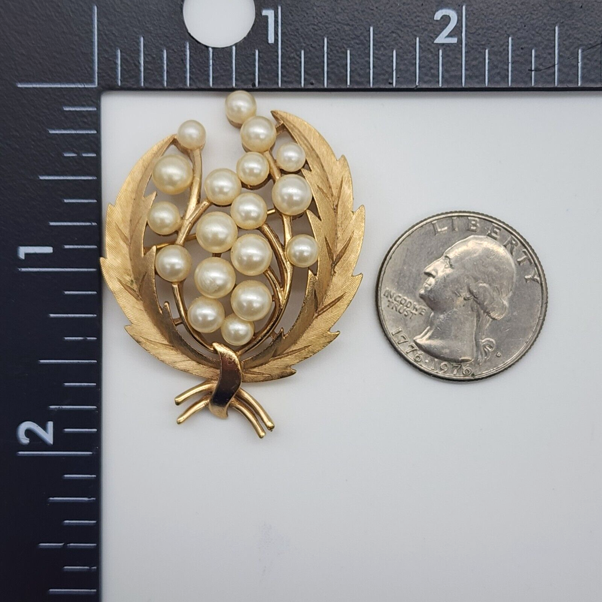Vintage crown Trifari Faux Pearl Berry Cluster Leaf Gold toned  Brooch Vintage Crown Trifari Leaf Berry Cluster Branch Faux Pearl  main image 4