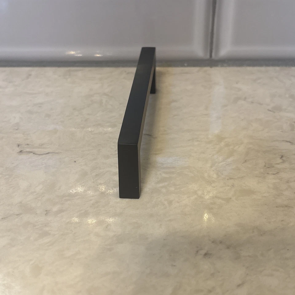 11 GlideRite 5 pol. Puxadores de barra de gaveta quadrados finos pretos foscos - Imagem 2 de 4