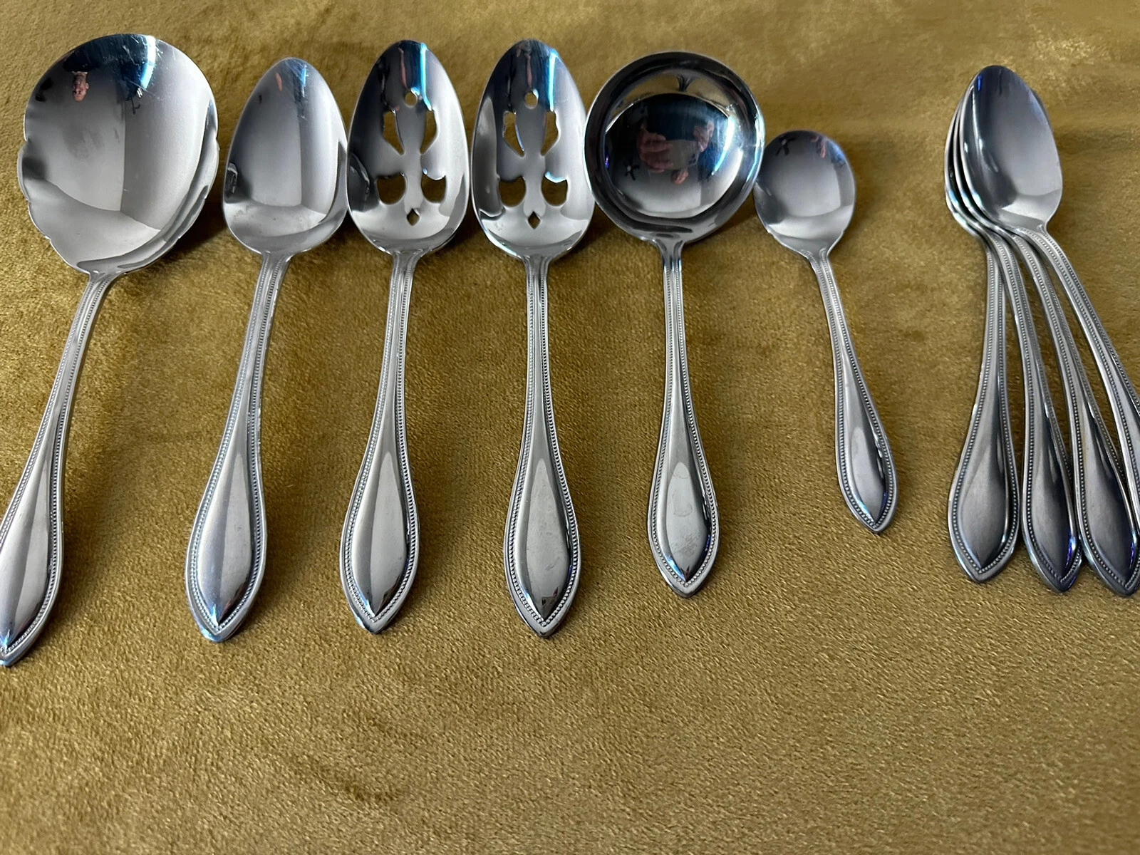 6 Serving Pcs Tablespoon Pierced + Soup Spoons AMERICAN TRADITION 18/10