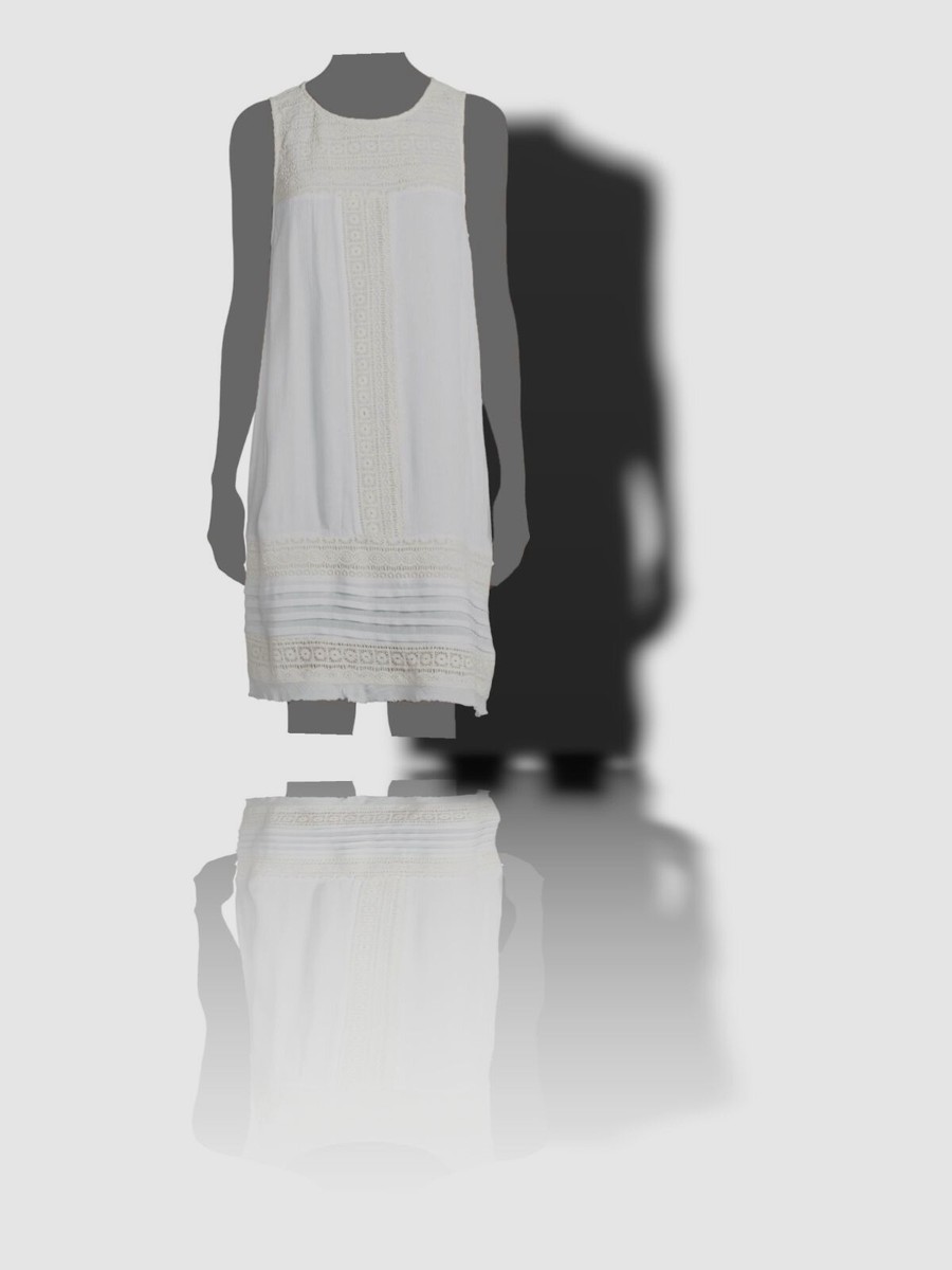 $150 Neiman Marcus Women's White Sleeveless Lace Embroidered Dress Size  Small