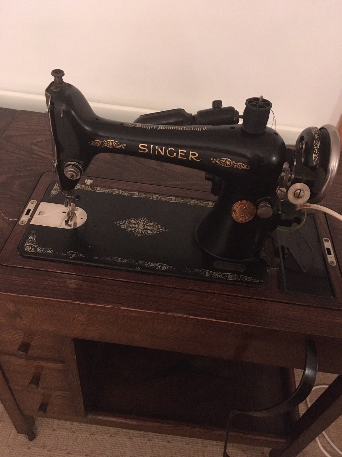Vintage1924 Singer Electric Knee Pedal Sewing Machine & Trolley With