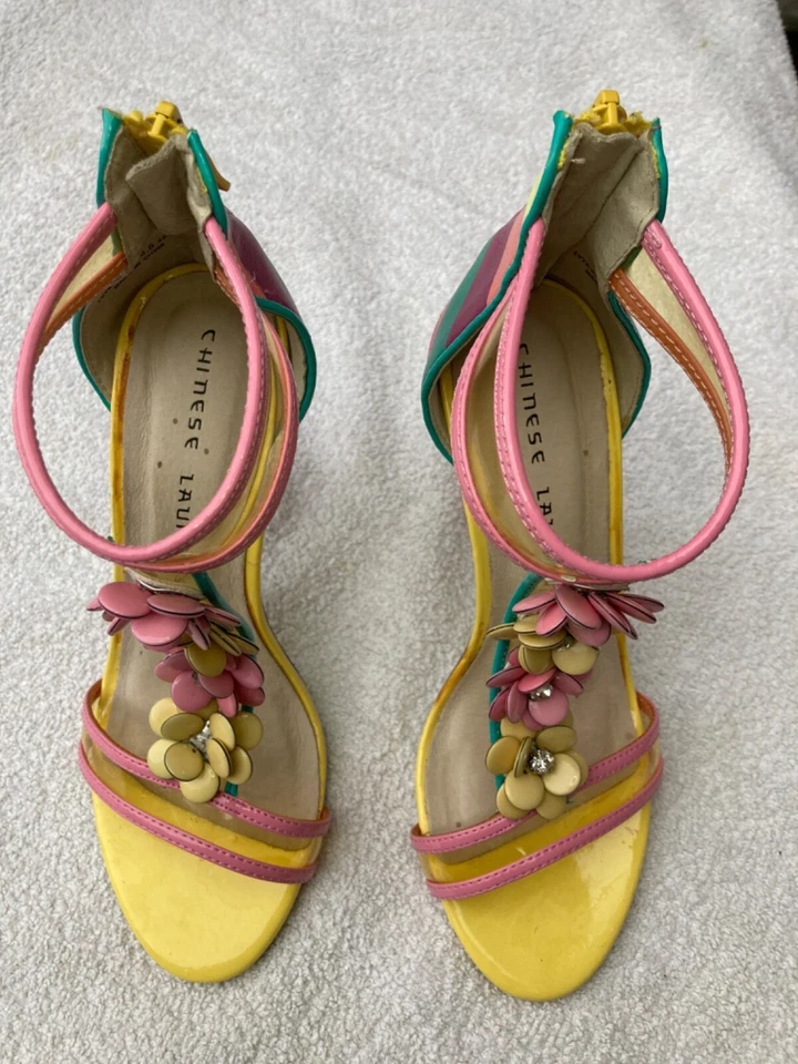 Tacones florales pastel lavandería china, talla 6M. Altura del tacón 4”, cremallera en la espalda Foto 3 de 4