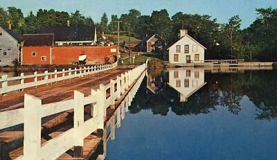 Postcard View of Famous Floating Bridge in Brookfield, Q8