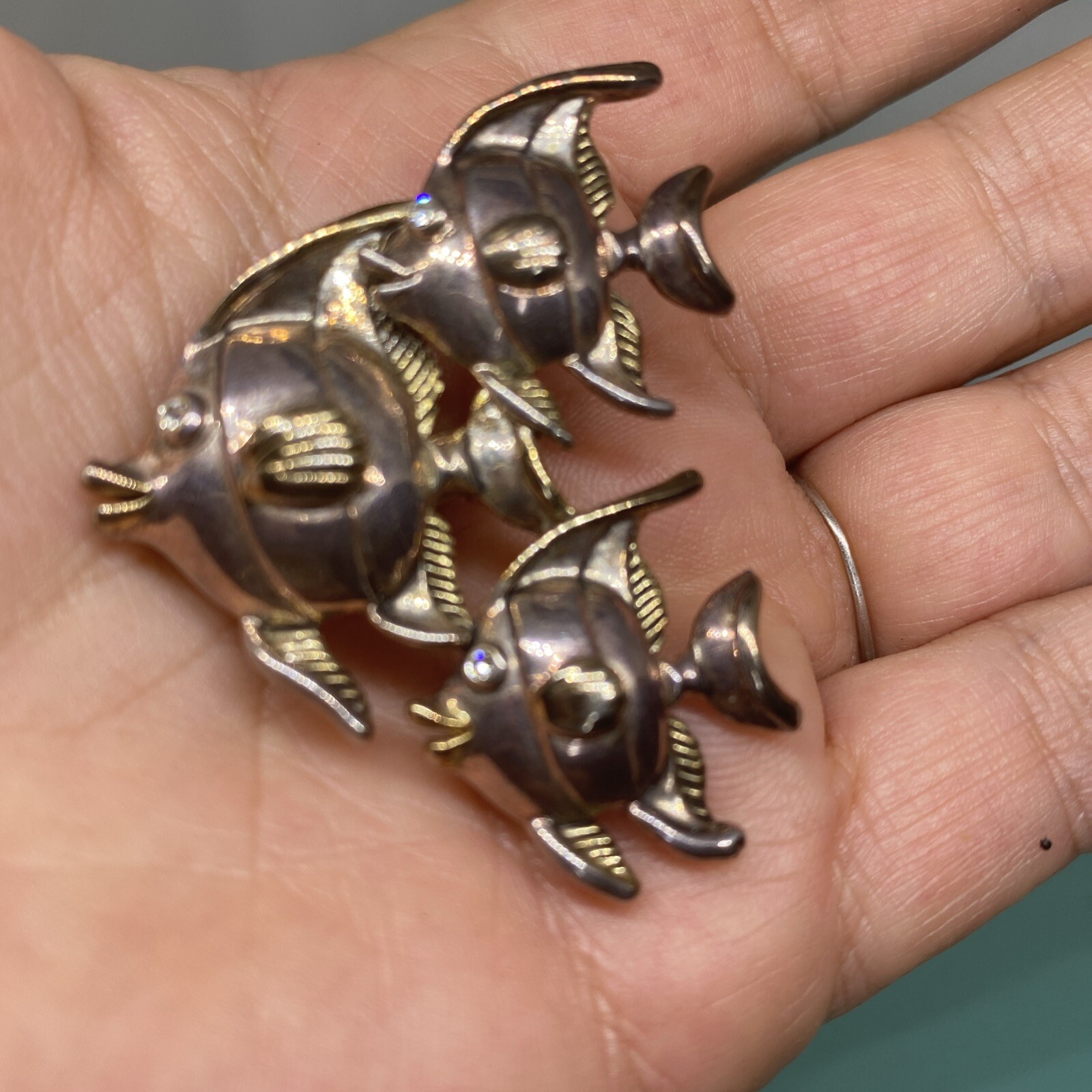 Vintage JJ Signed 3 Little Fishes Silvertone Brooch or Pendant 