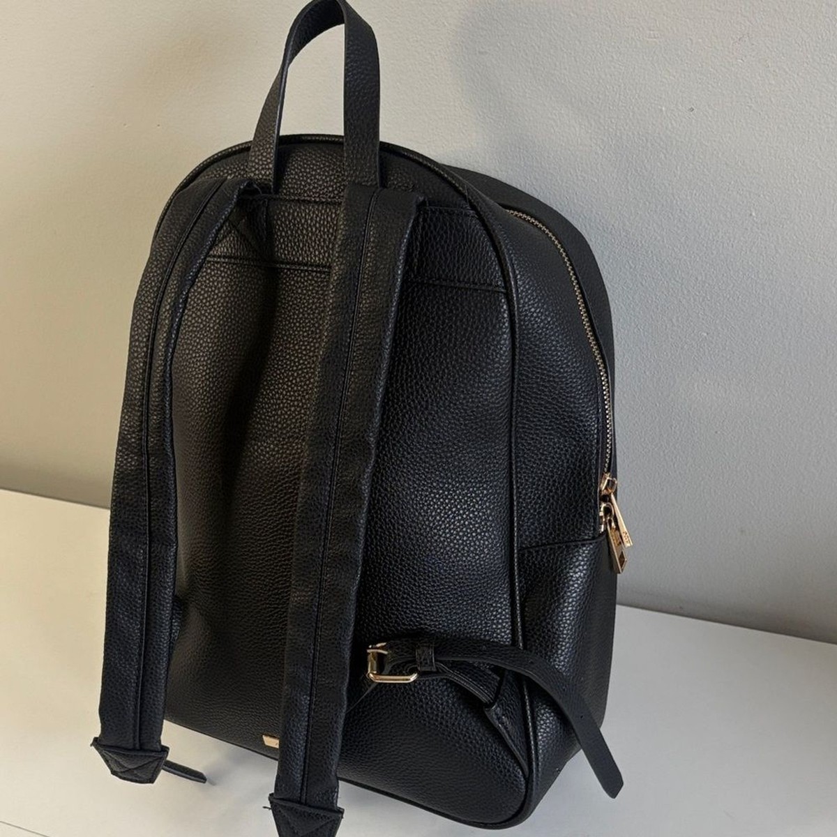 ALDO Black Pebbled Faux Leather Backpack Gold Zipper Minimalist Bag | eBay ALDO Black Pebbled Faux Leather Backpack Gold Zipper Minimalist Bag | eBay