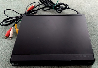 LG DVD/CD PLAYER MODEL# DP132  USB DIRECT WITH RCA CABLES  TESTED NO REMOTE