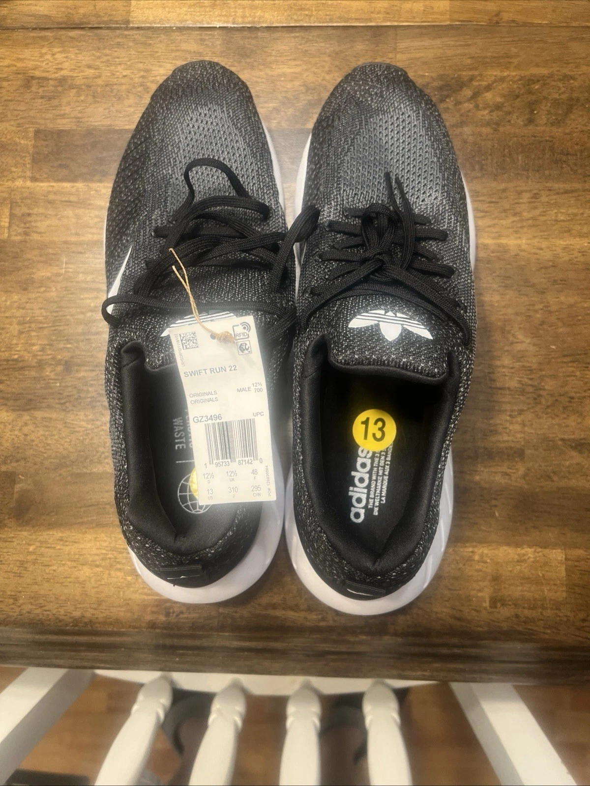 Adidas GZ3496 Swift Run 22