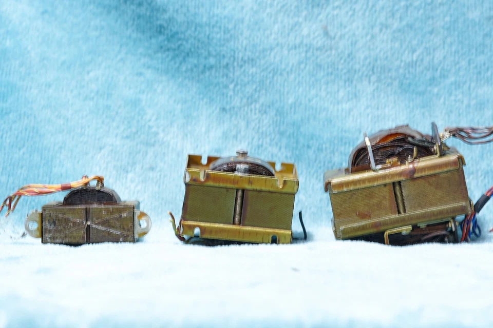 VINTAGE PARTRIDGE VARNISH-DIPPED VALVE AMPLIFIER MAINS/OUTPUT/CHOKE TRANSFORMERS - Image 3 of 4