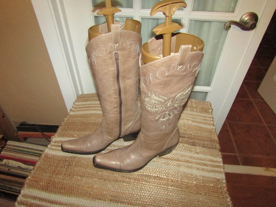 Botas occidentales altas Jessica Bennett de la década de 2000 con incrustación de serpiente puntiaguda para mujer talla 8 M Foto 3 de 4