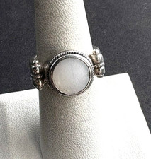 925 STERLING SILVER AND MOTHER OF PEARL RING SIZE 7