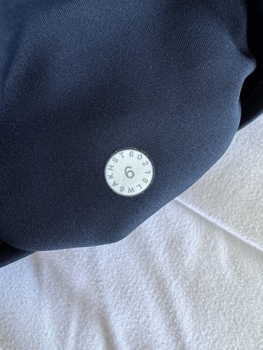 Lululemon Fast Free Crop II *Nulux 19" Midnight Navy Size 6, EUC Workout Gym - Picture 8 of 11