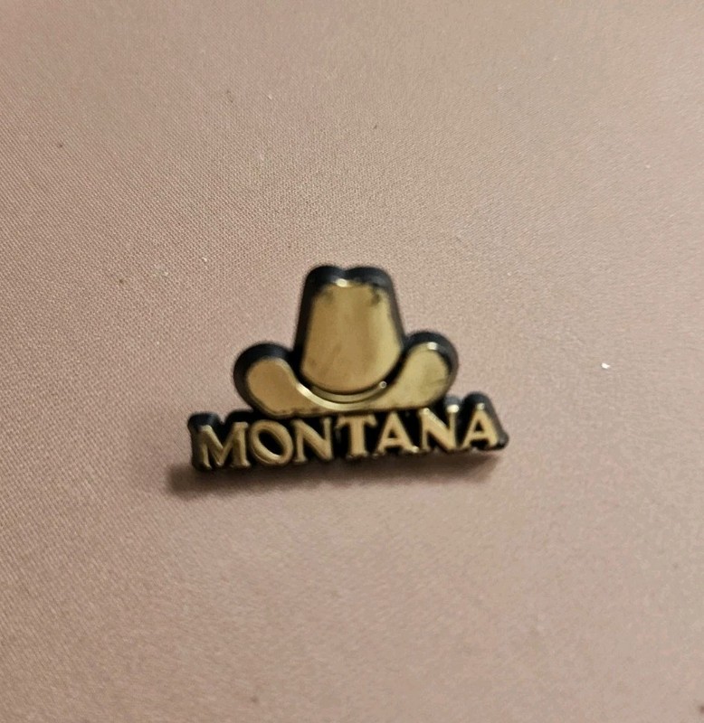 Montana Souvenir Cowboy Hat Lapel Pinback Pin - Souvenirs & Travel Theme