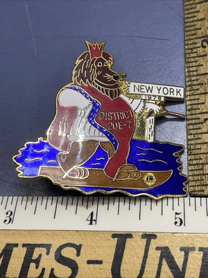 Vintage 1978 New York District 20 E  2 Lions Club Pin ￼