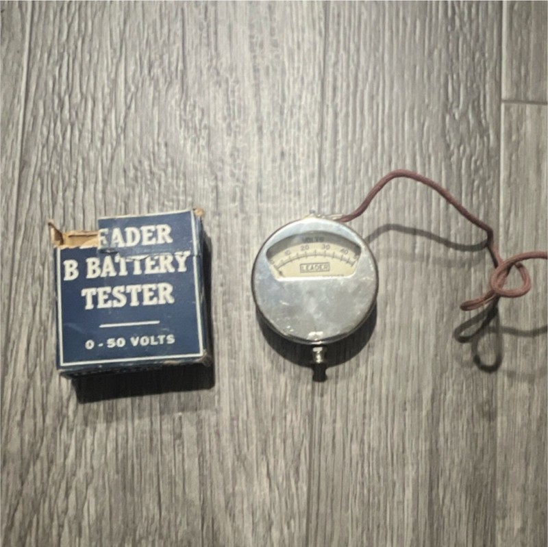 VINTAGE 1940’s - 1950’s Leader Battery Tester 0-50 Voltage meter with Box 