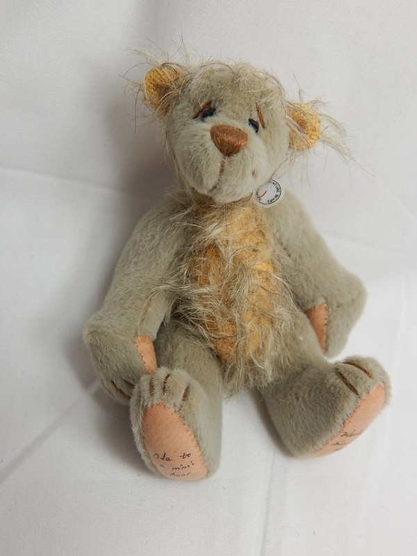 World Of Miniature Bears By Theresa Yang Mohair Bear Norman #931 Closeout